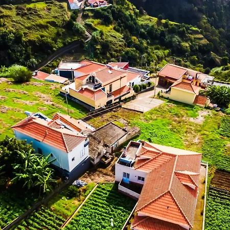 Hébergement de vacances Casinha Gomes *